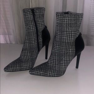 Guess Plaid Metallic Pumps